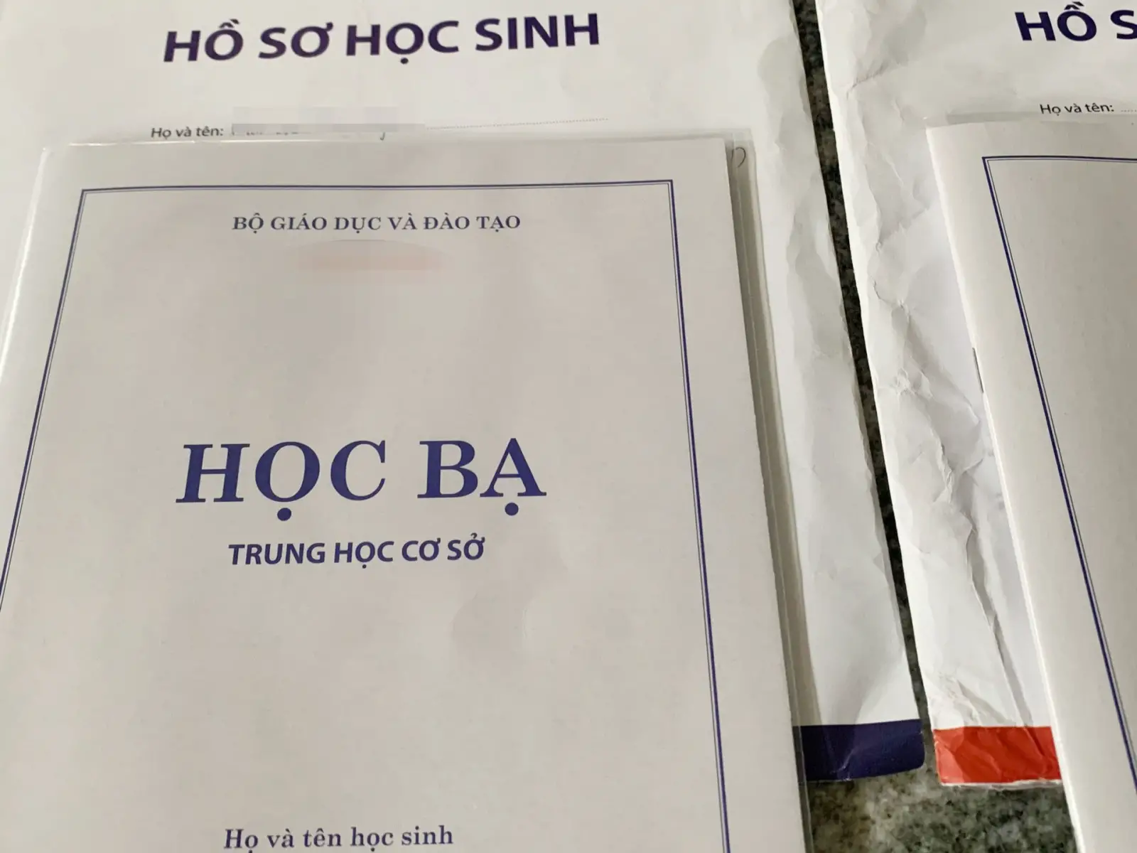 Bản sao học bạ là gì? Phân biệt bản sao học bạ, bản sao THPT, chứng thực và công chứng