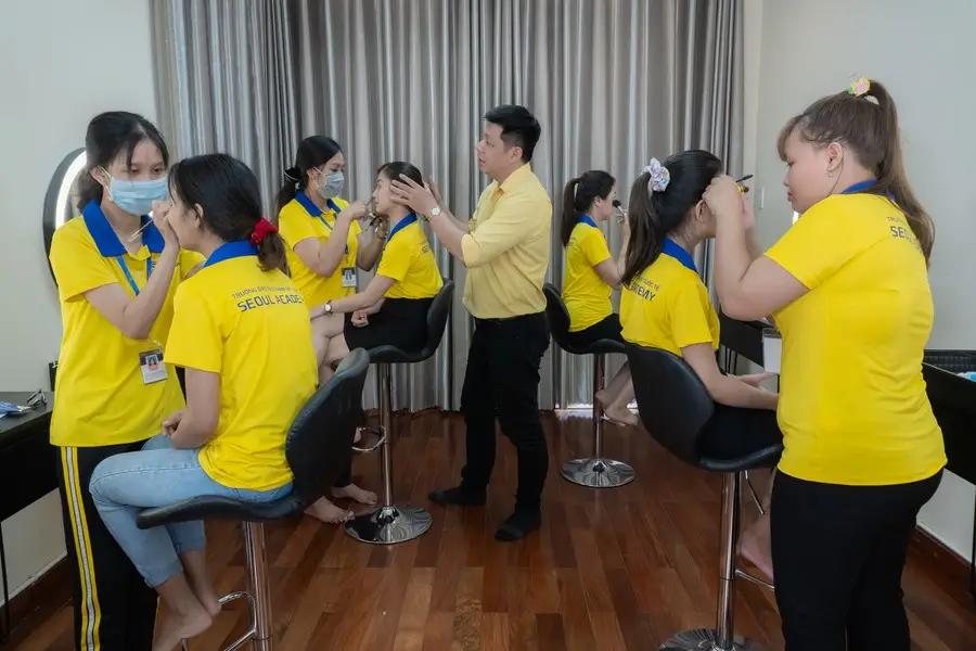 Những Nghề Không Cần Bằng Cấp