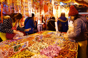 New Year Shopping in Taipei — Where the Locals Go, What They Buy, and Why