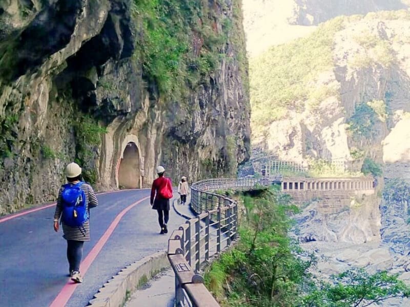 Enjoy stunning views of Taroko Gorge
