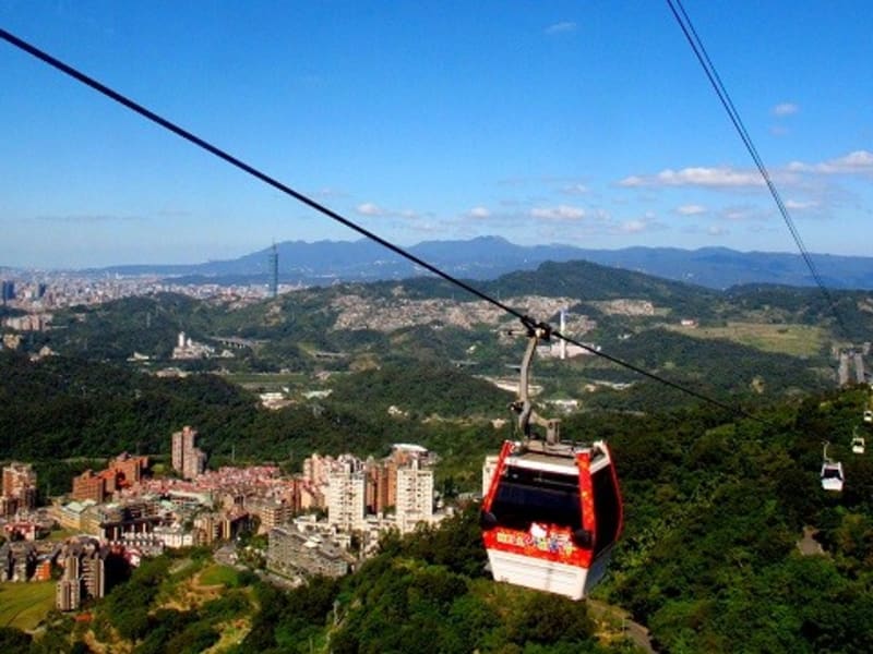 Enjoy a scenic ride over Taiwan's mountains on the Maokong Gondola