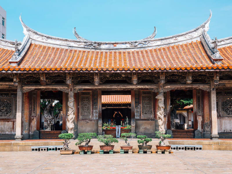 Day 1: Enjoy a comfortable electric rickshaw tour through Lugang's charming streets and alleys.
