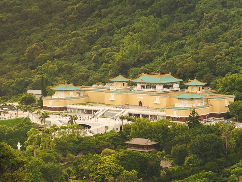 Explore 5000 years of Chinese culture and history at the National Palace Museum