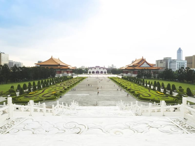 Explore Democracy Plaza and Chiang Kai-Shek Memorial Hall