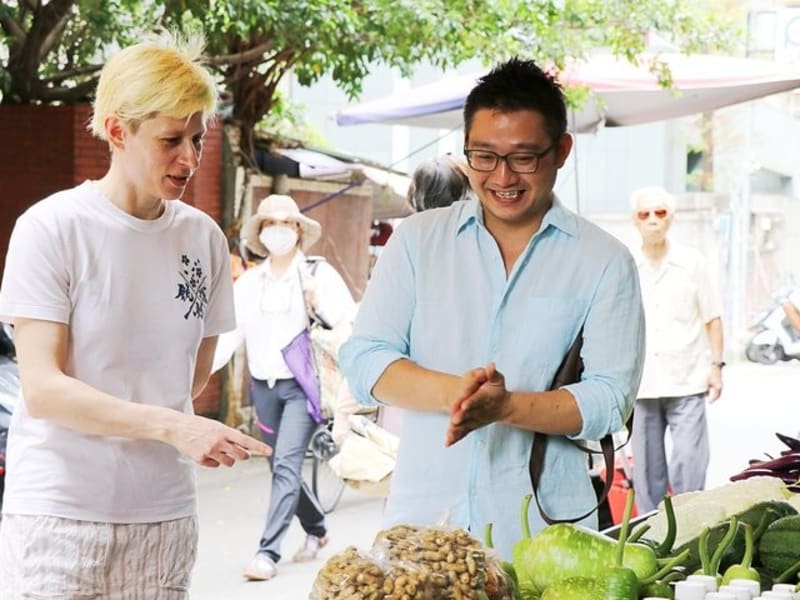 Experience Taiwanese food culture at the traditional Shidong Market 