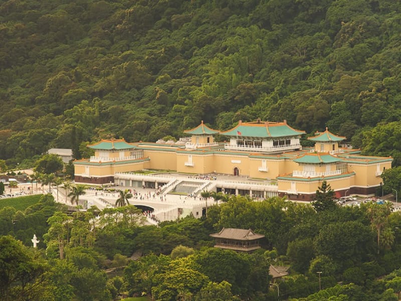 Explore 5,000 years of Chinese culture and history at the National Palace Museum