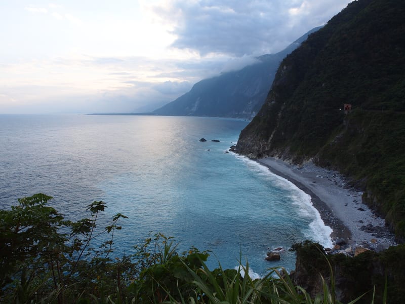 Pass by Qingshui Cliff on the famous Suhua Highway coastal road