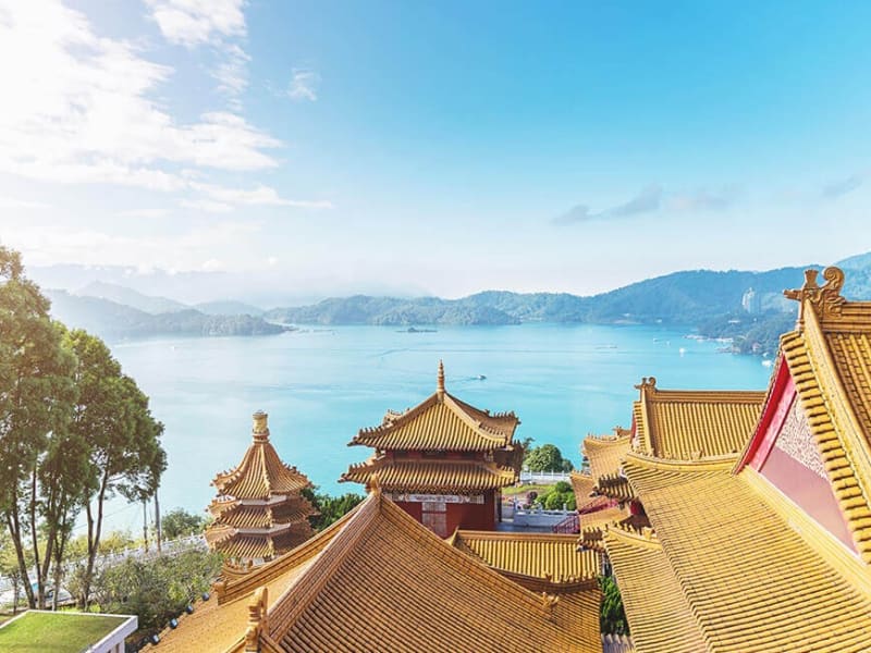 Day 2: Enjoy the majestic scenery of Sun Moon Lake from the deck of a pleasure boat