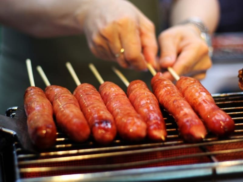 Eat your way through a Taipei night market