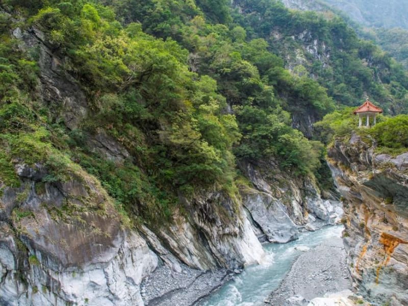 Hike and explore magnificent Taroko Gorge