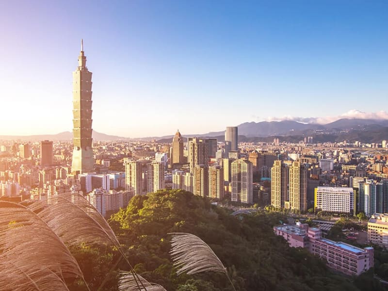 Visit the iconic Taipei 101