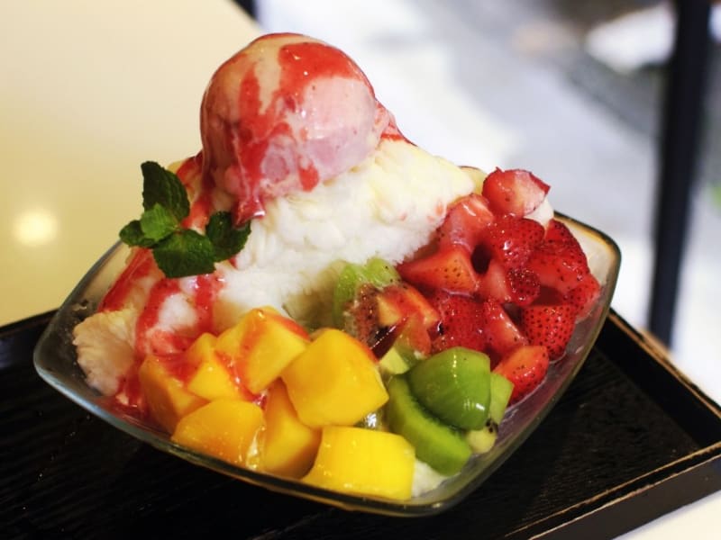 Shaved Ice with Fresh Fruits