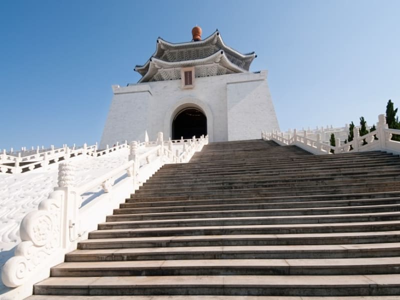 Learn about Taiwan’s history at Democracy Plaza and Chiang Kai-Shek Memorial Hall