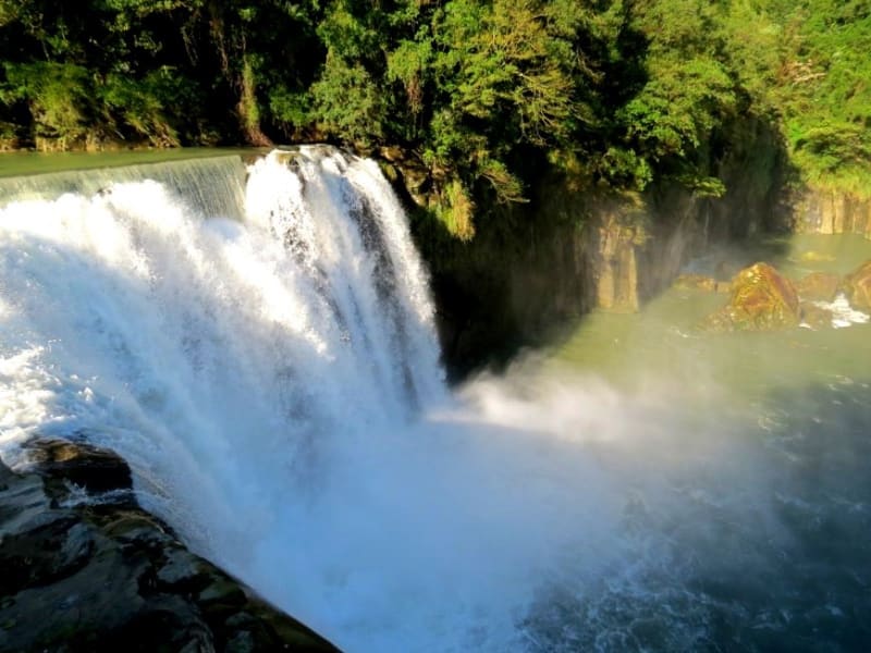 Visit the spectacular Shifen Waterfall