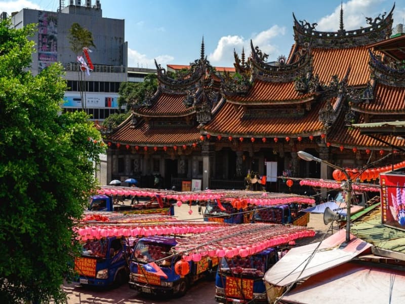  Marvel at Qingshui Zushi Temple's exquisite engraving and witness Taiwan's religious rituals