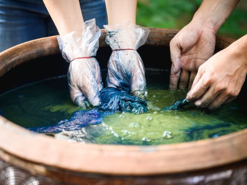 Take a DIY class in tie dye, one of Sanxia's many art activities