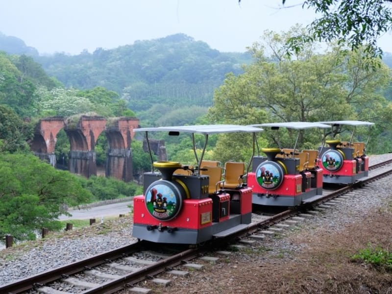 Cycle on old train trail and overlook beautiful Longteng Broken Bridge