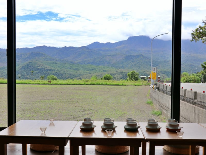 Enjoy Red Oolong tasting in Luye, Taitung—where bold flavor meets peaceful countryside views and warm hospitality.