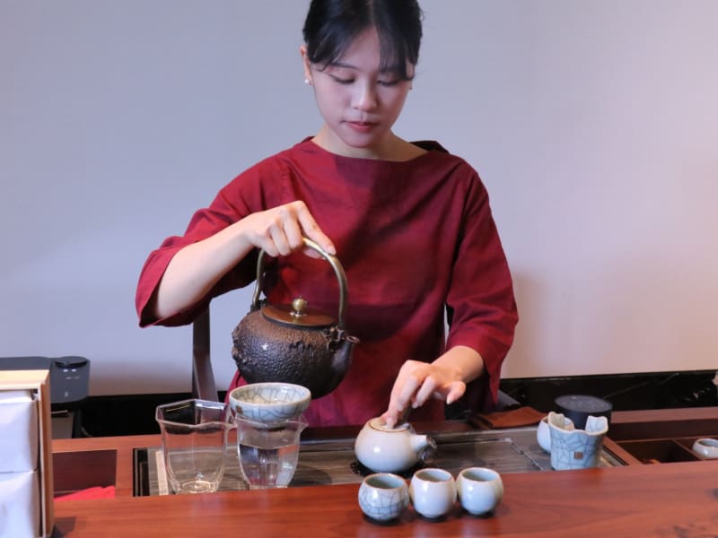 Experience a refined Puer tea ceremony surrounded by nature and calm—Taiwan’s tea culture, steeped in elegance and story.