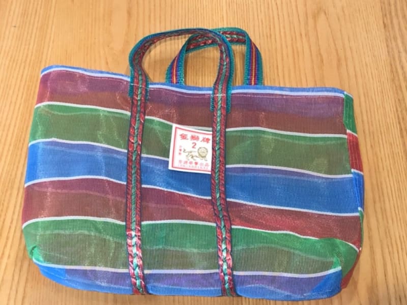 With the ticket of the National Palace Museum, you can exchange for a "retro Taiwan style Ka-Tsi Bag" for free.