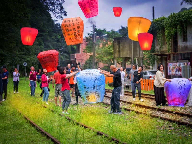 Create and launch your sustainable sky lantern