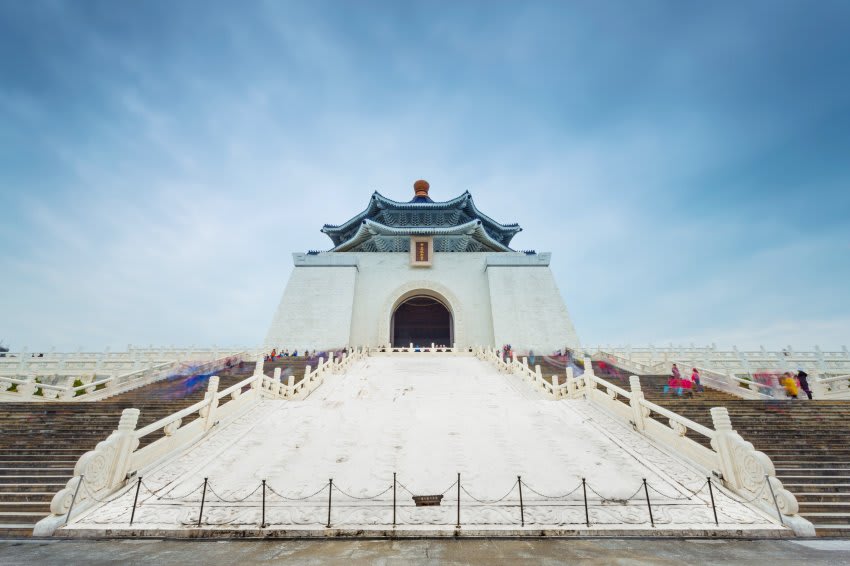 6 Things To Do Around National Chiang Kai-Shek Memorial Hall