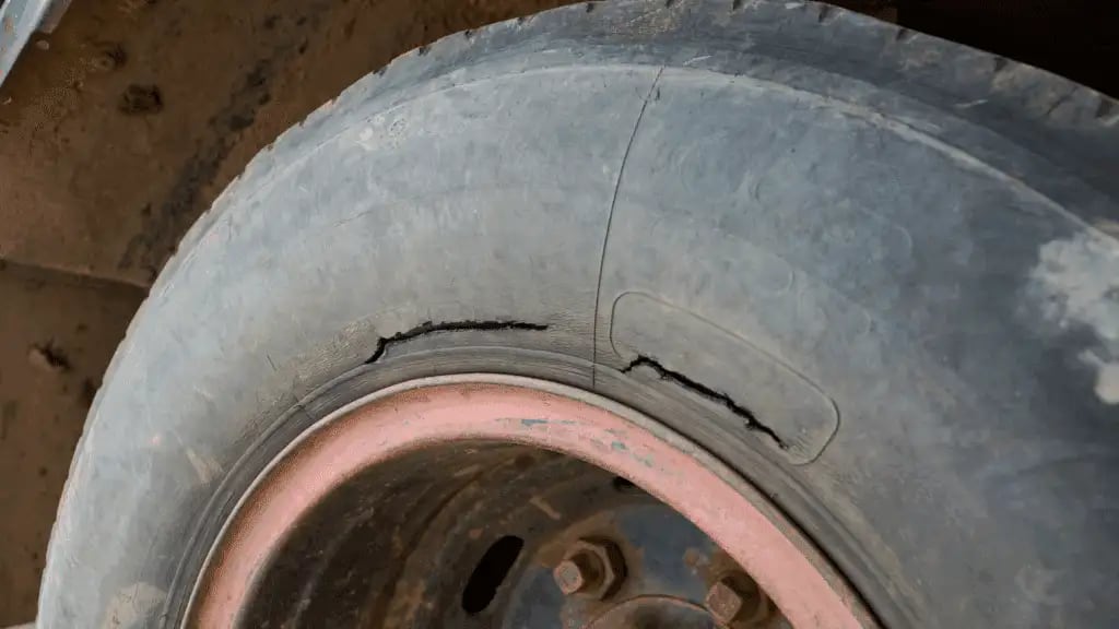 5 Warning Signs of Worn-Out Truck Tires