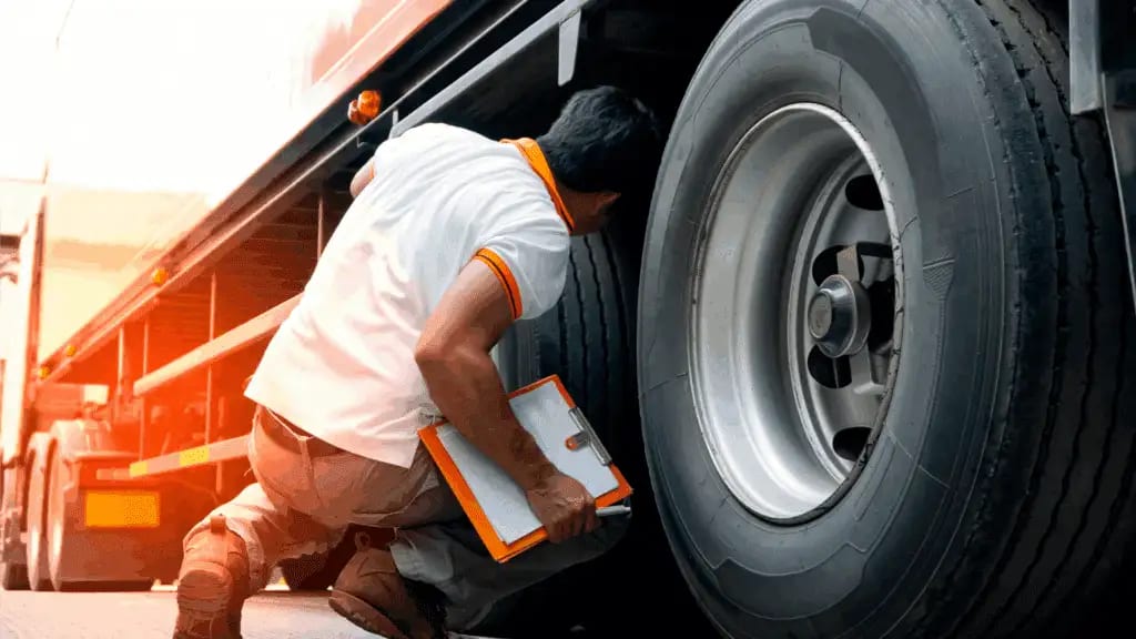 7 Best Practices to Avoid Semi-Truck Tire Blowouts and Costly Breakdowns