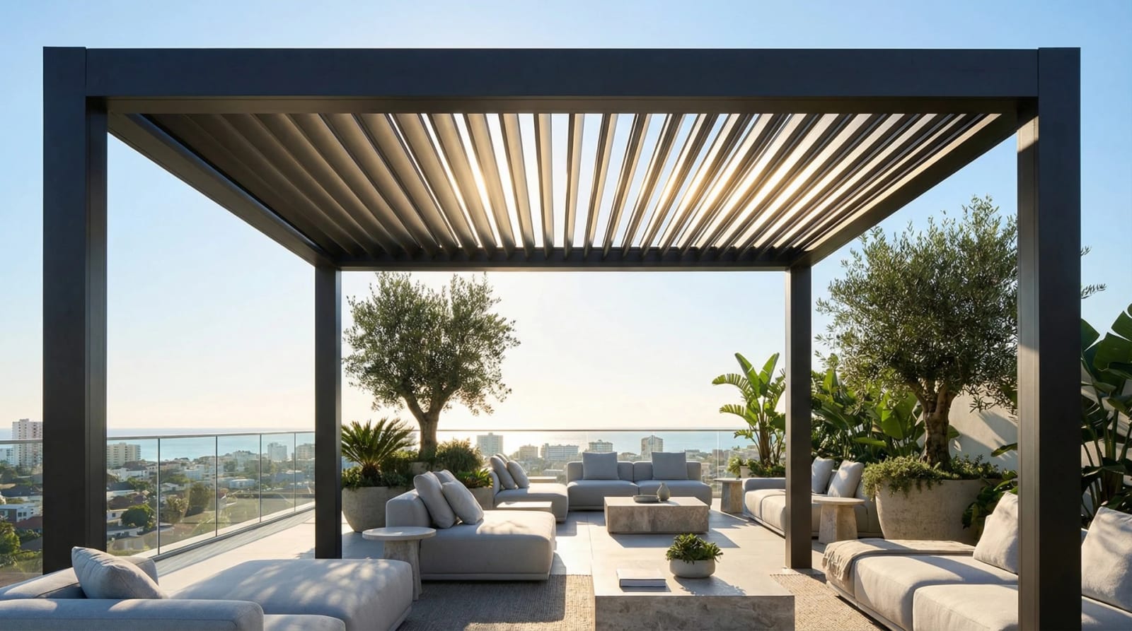 Kaj je bioklimatska pergola in kako deluje?