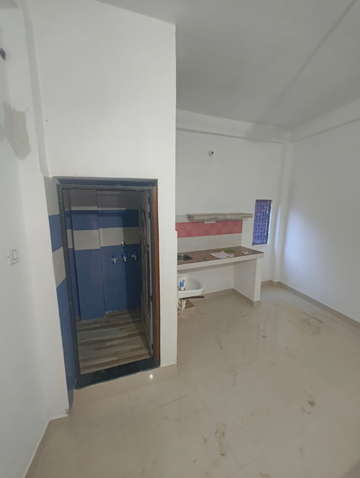 one room with attached kitchen and bathroom - two peoples in Nawabganj, photo 3