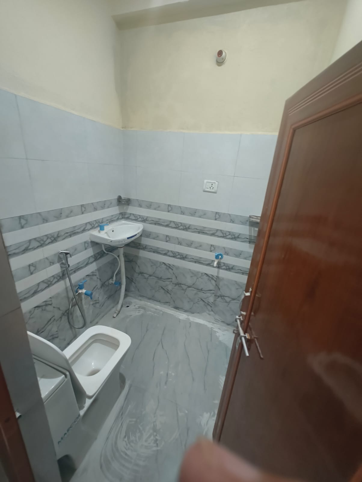 one room with attached kitchen and bathroom - two peoples in Nawabganj, photo 3