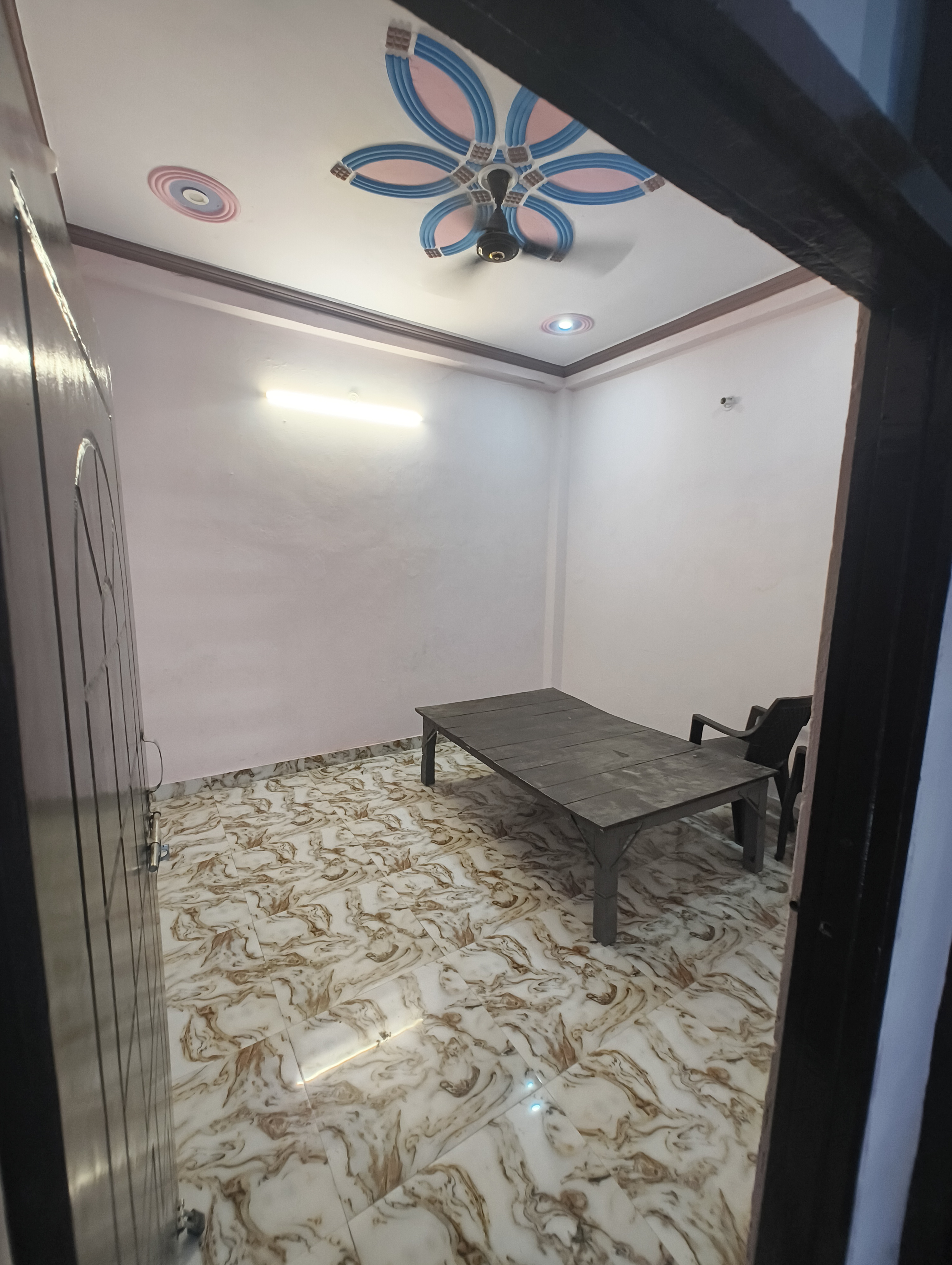 1RK - room for rent in Nawabganj