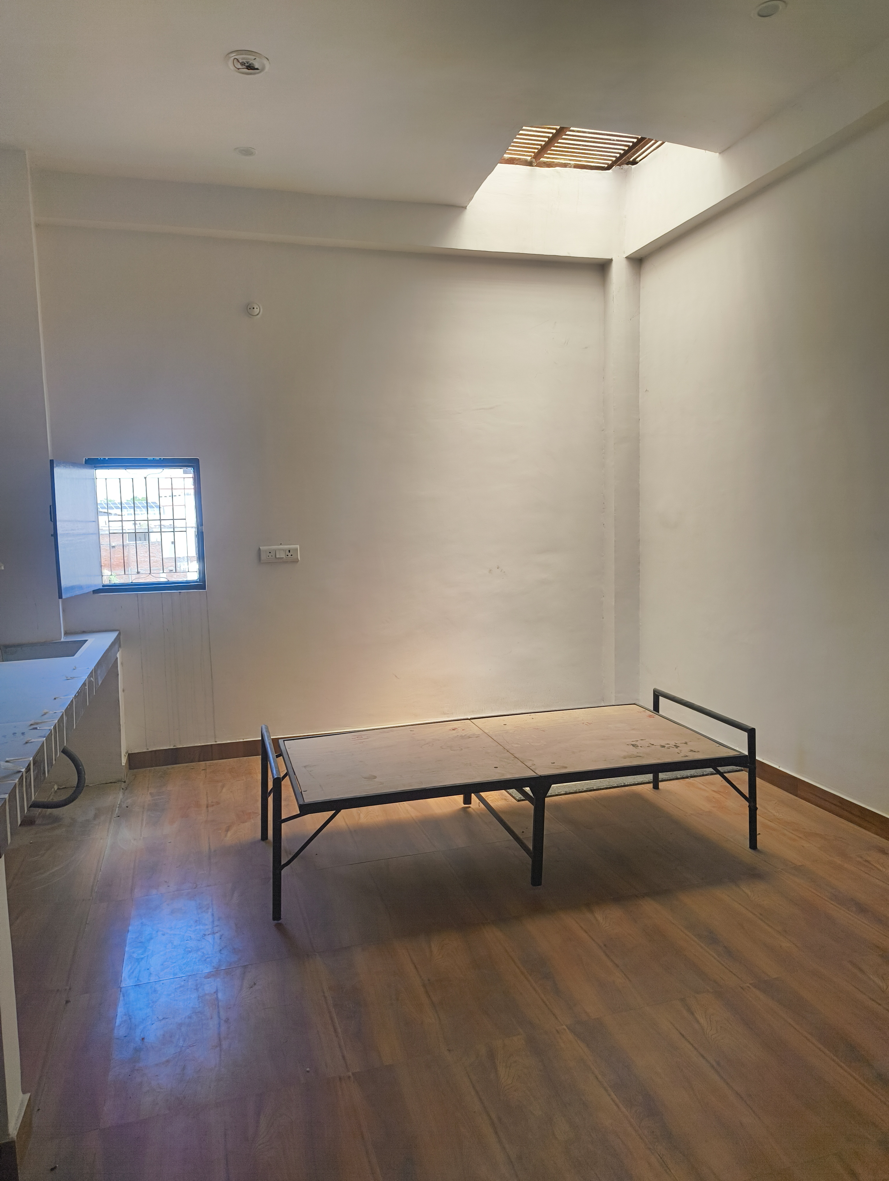 Single room with kitchen - room for rent in Nawabganj