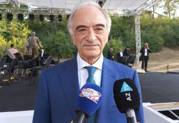 Polad Bülbüloğlu: 