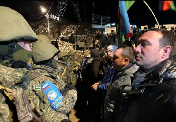 Xankəndi yolunda aksiya iştirakçılarının sayı artır