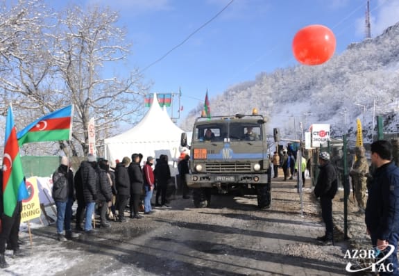 Sülhməramlıların avtomobil karvanı aksiya ərazisindən maneəsiz keçib