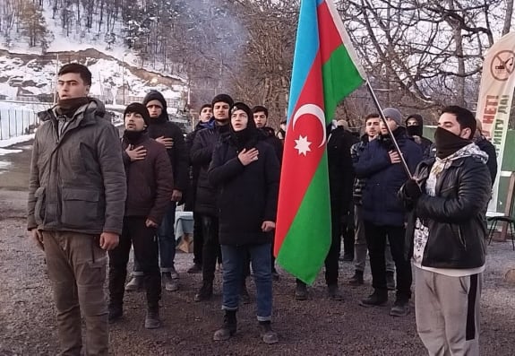 Laçın-Xankəndi yolunda etirazlar 37 gündür davam edir (FOTO)