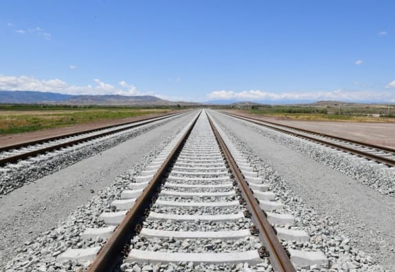 Horadiz-Ağbənd dəmir yolu xəttinin 110,4 kilometrlik hissəsinin tikintisi tamamlanıb