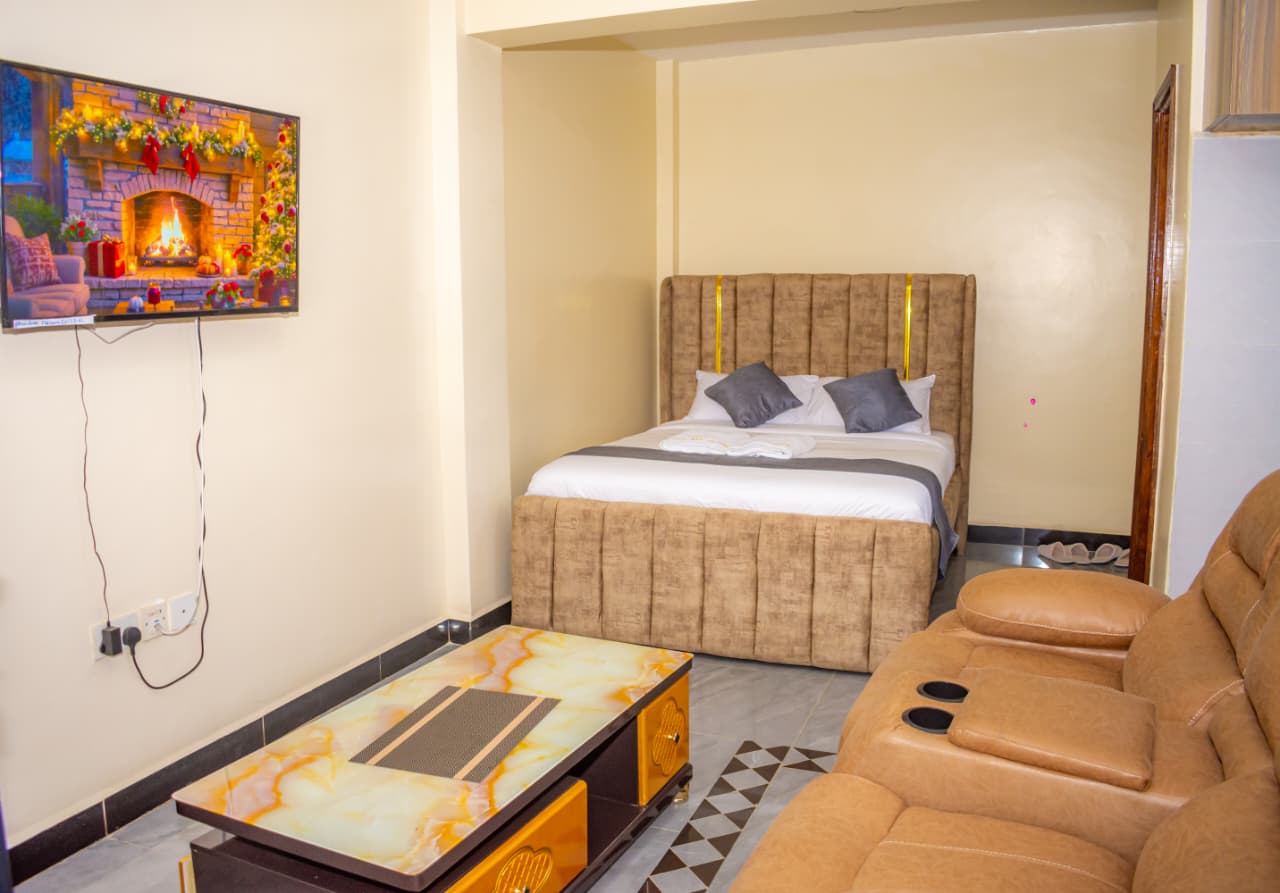 Executive Studio Airbnb Along Namanga Road (Quiver Lounge Area), Kitengela