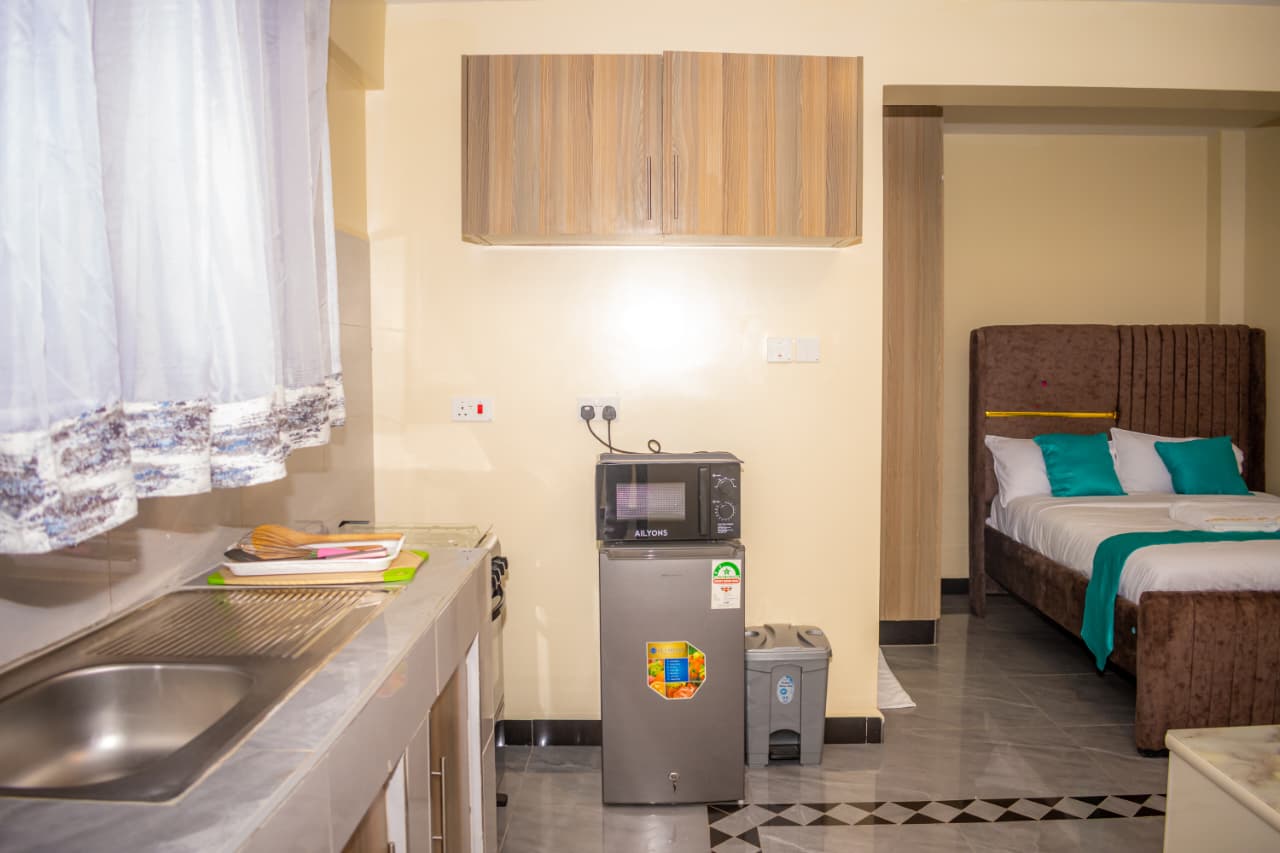 Bathroom of Cozy Studio Airbnb Along Namanga Road (Quiver Lounge Area), Kitengela