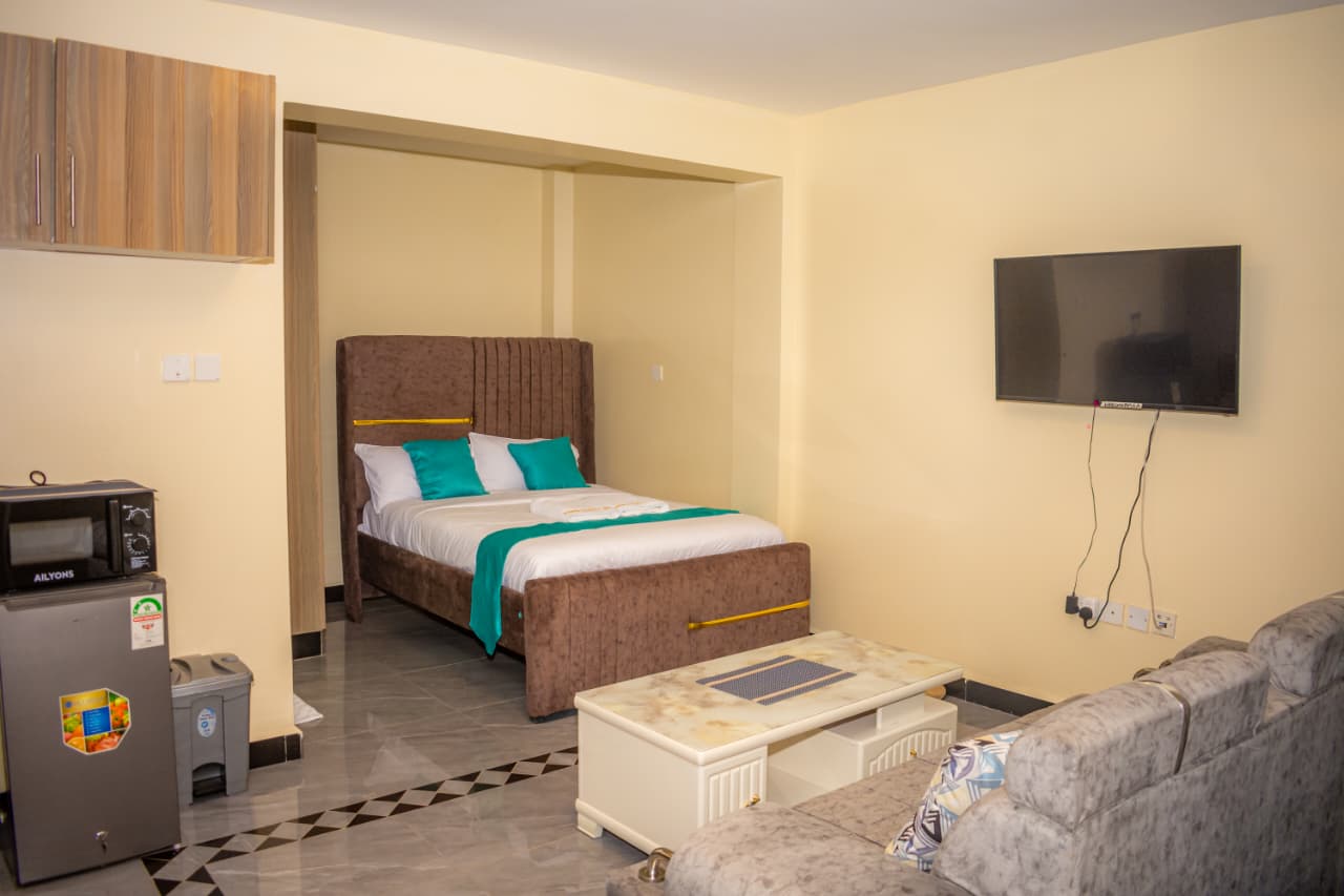 Cozy Studio Airbnb Along Namanga Road (Quiver Lounge Area), Kitengela
