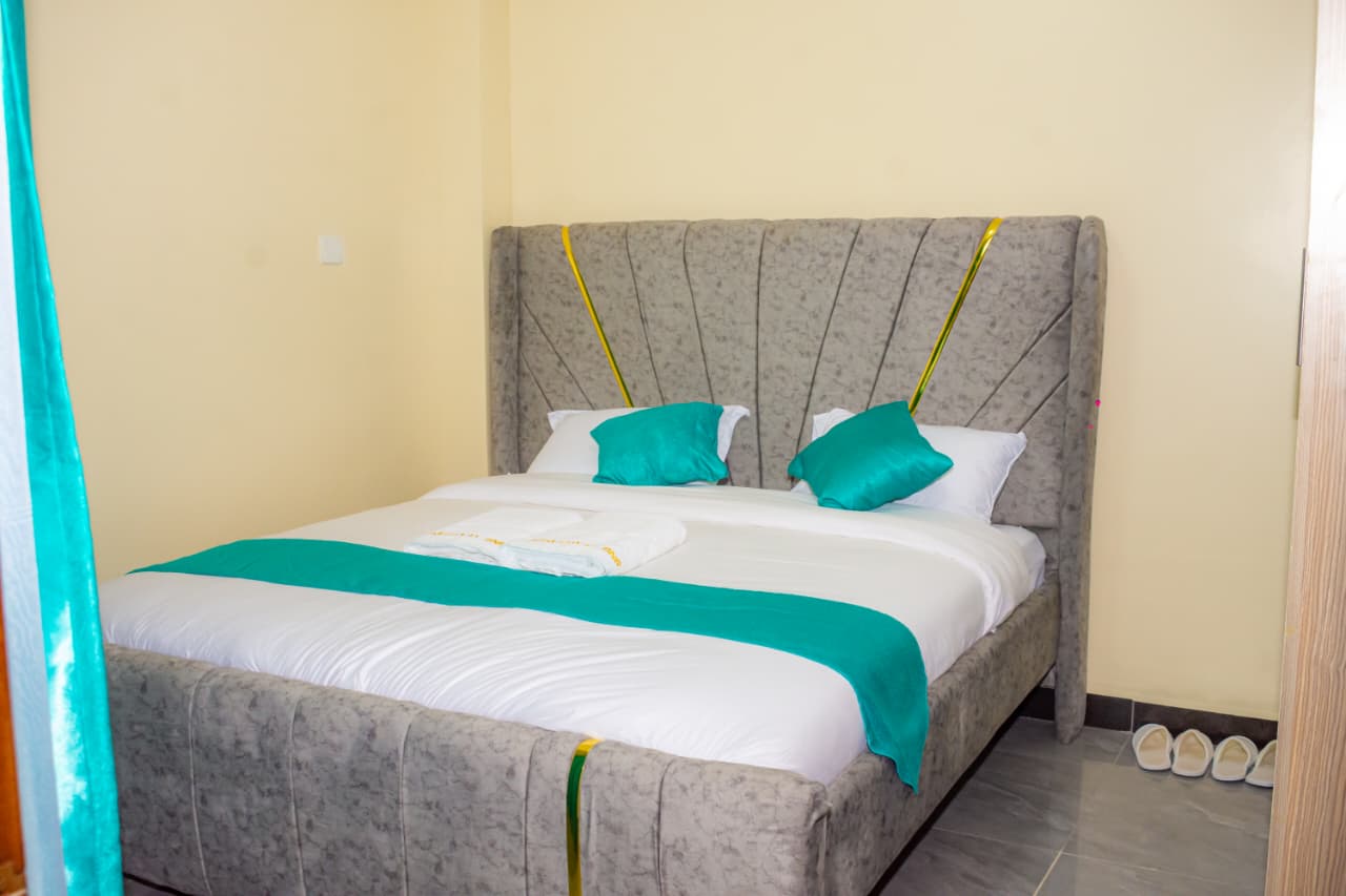 Living area of Comfortable 1‑Bedroom Airbnb Along Namanga Road (Quiver Lounge Area), Kitengela
