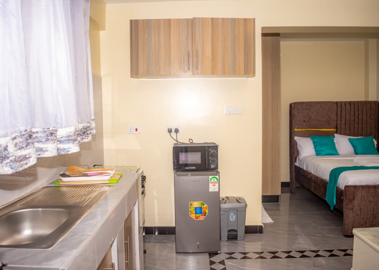 Kitchen of Cozy Studio Airbnb Along Namanga Road (Quiver Lounge Area), Kitengela