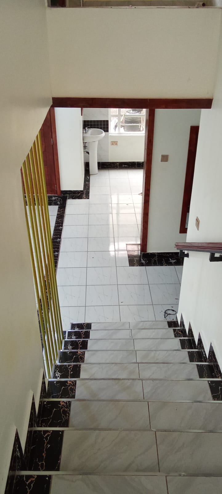 Dining area of Spacious 4 Bedroom House + DSQ to Let in Yukos, Kitengela – Police Sacco Area, Own Compound