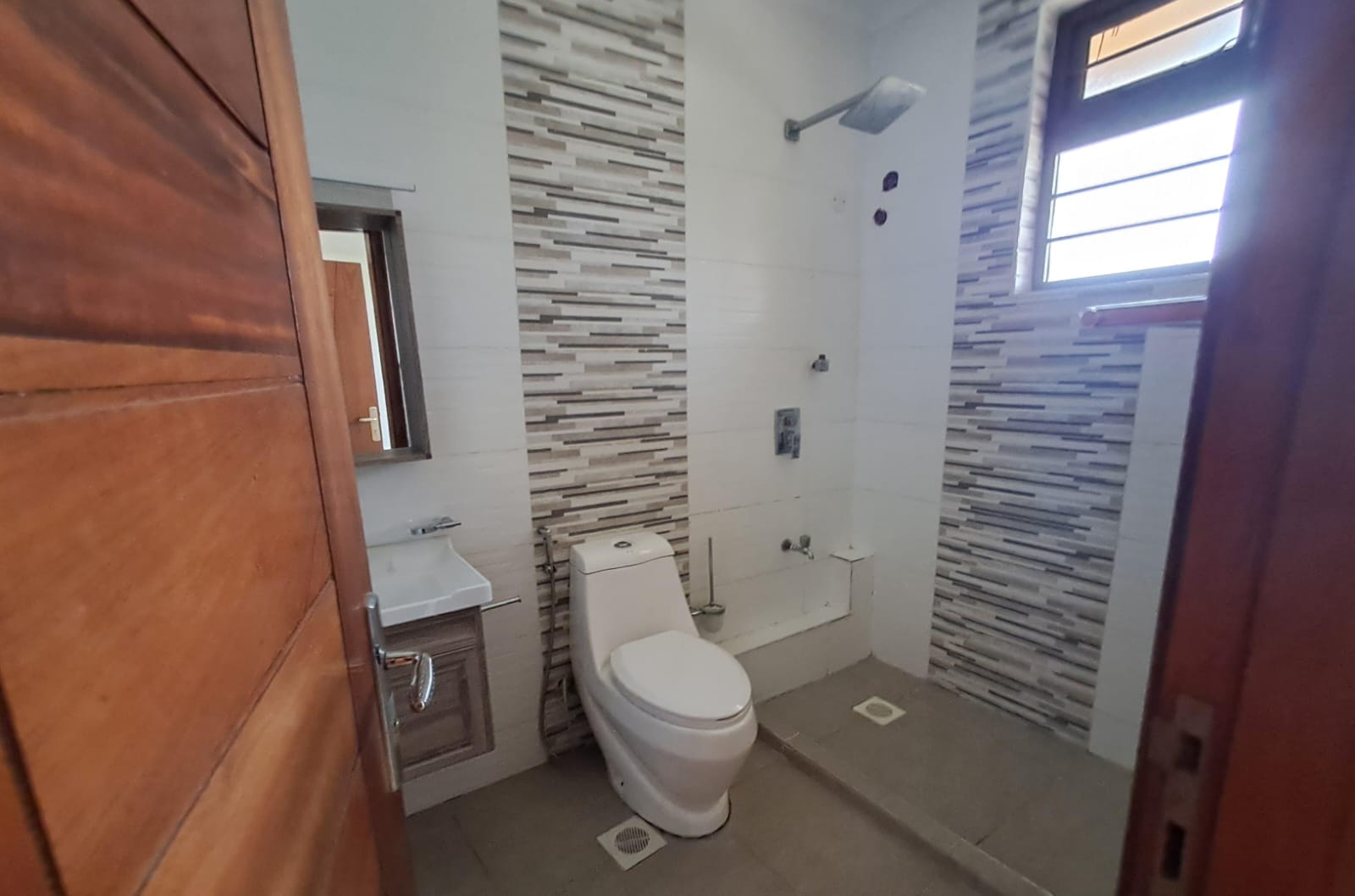 Exterior view of Executive 4 Bedroom All-Ensuite House to Let in Milimani, Kitengela – Secure & Serene