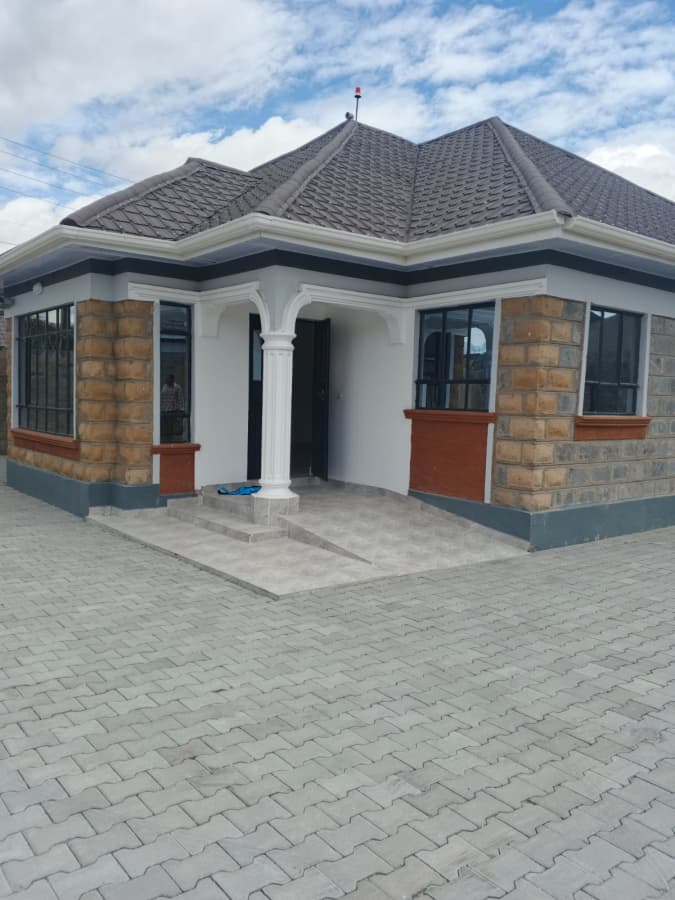 Living area of 3 Bedroom Bungalow All Ensuite for Rent in Yukos, Kitengela