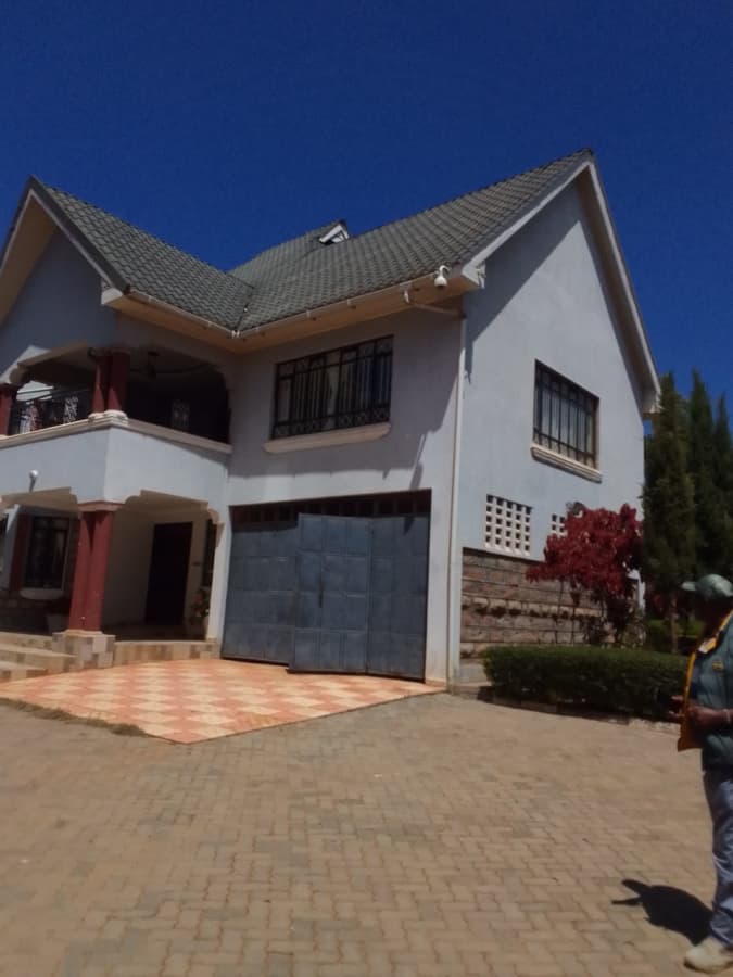 Exterior view of 4 Bedroom Bungalow on Sale