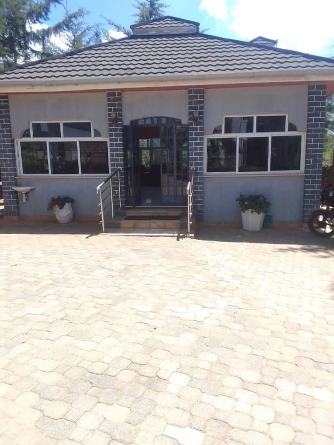 Dining area of 4 Bedroom Bungalow on Sale