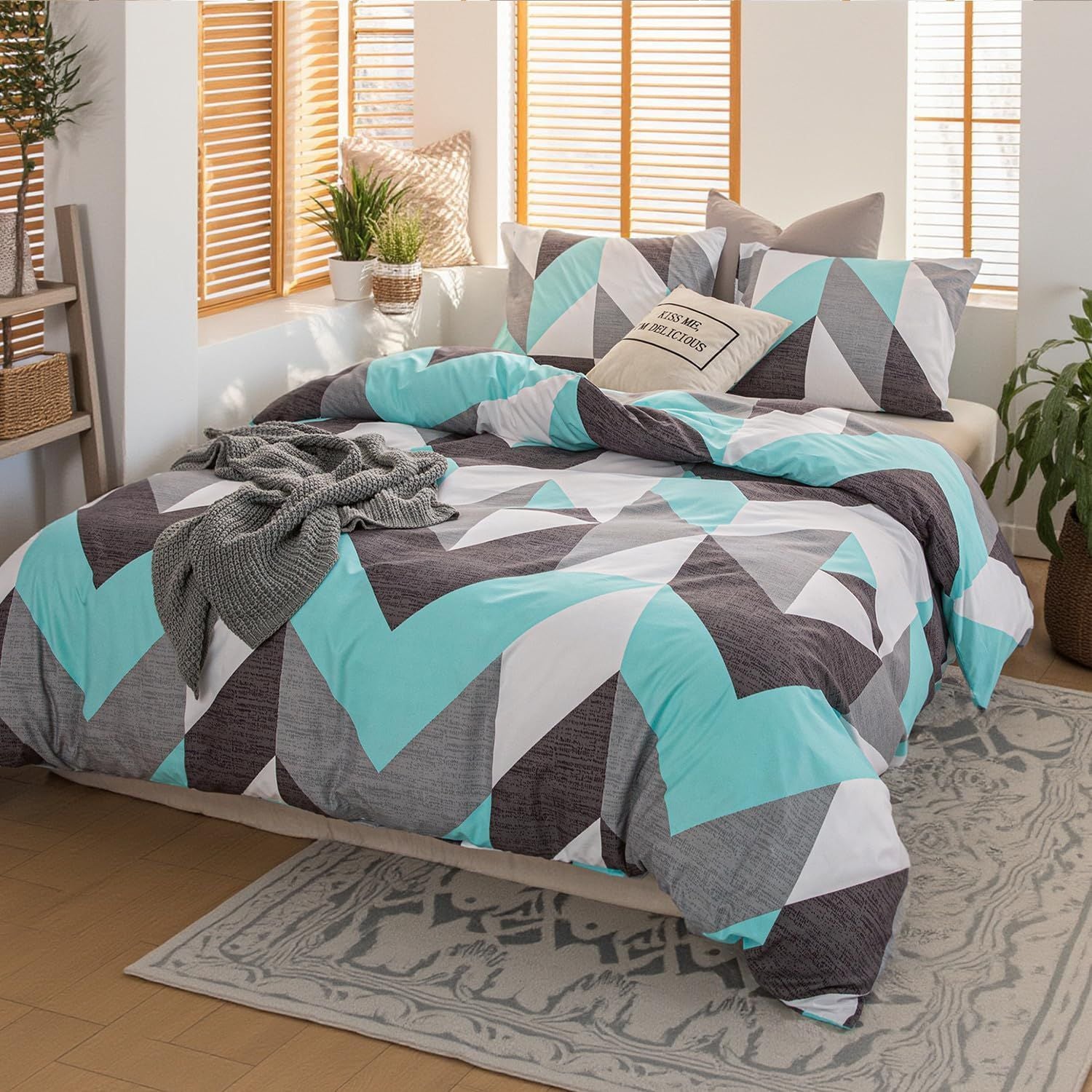 King Comforter Set, 3 Piece — Comforter + 2 Matching Pillowcases, view 6