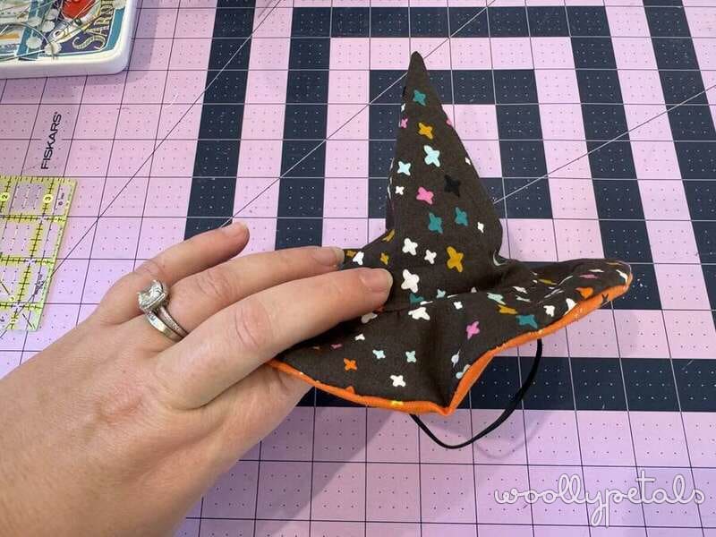 Woollypetals Silly Goose Witch Hat Tutorial with colorful star fabric and orange binding